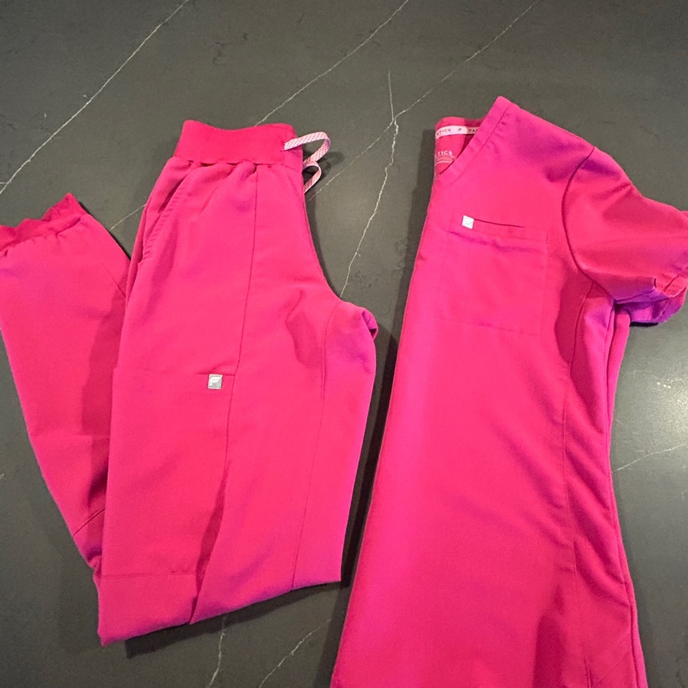 Women's Pink Scrub Set